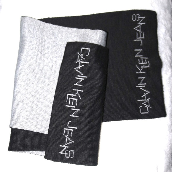 Calvin Klein Scarf - Picture 1 of 4